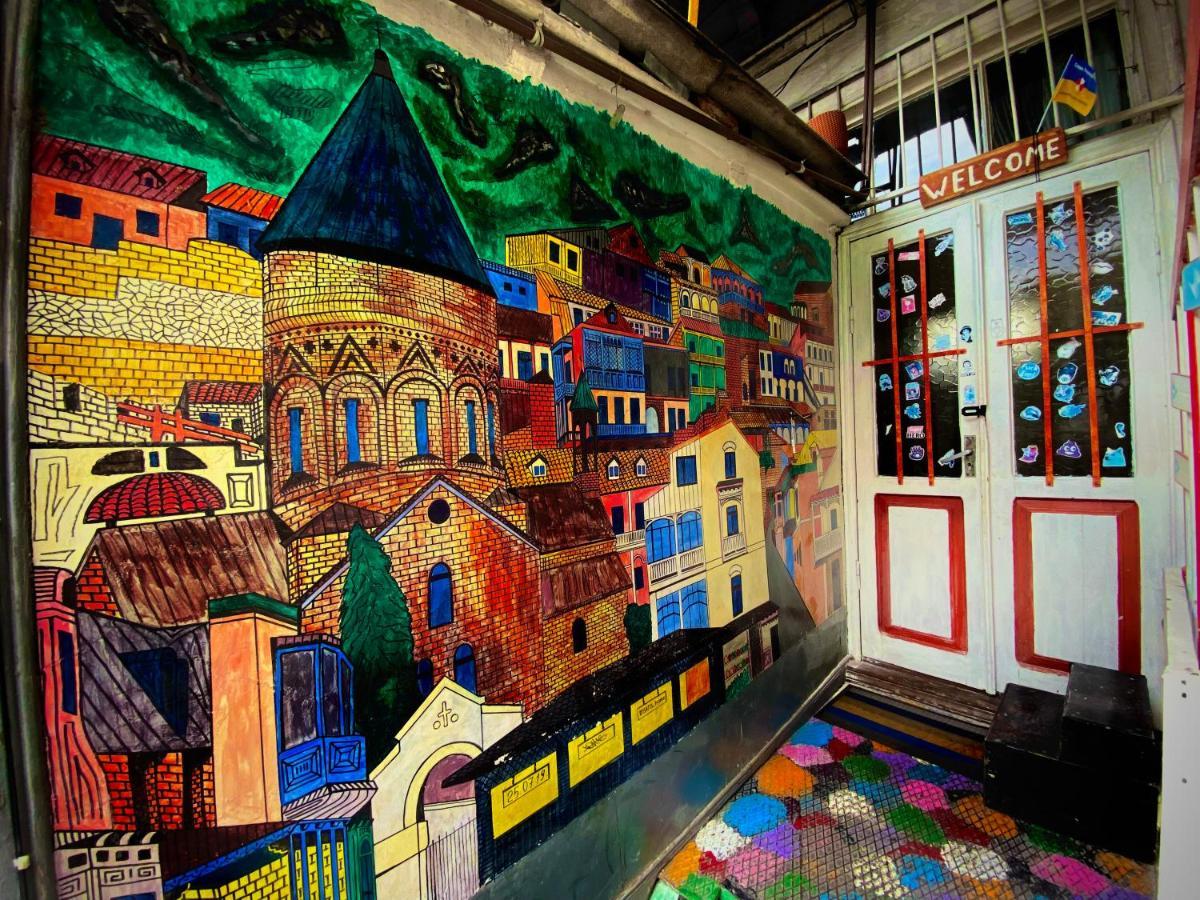 Traveler Hostel Tbilisi Exteriör bild